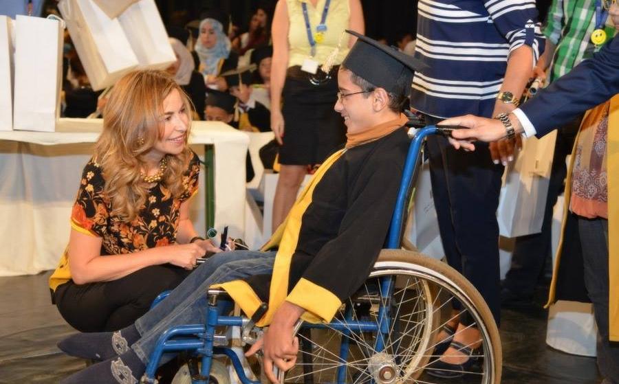 تخريج طلبة برنامج العودة إلى المدرسة للعام الدراسي 2014/2015